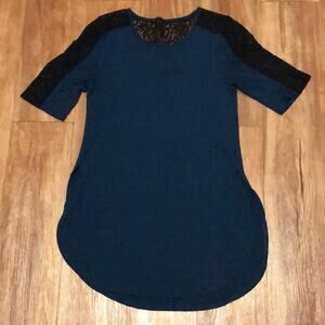 Old Navy Dark Blue Top with Black Floral Lace Size Small